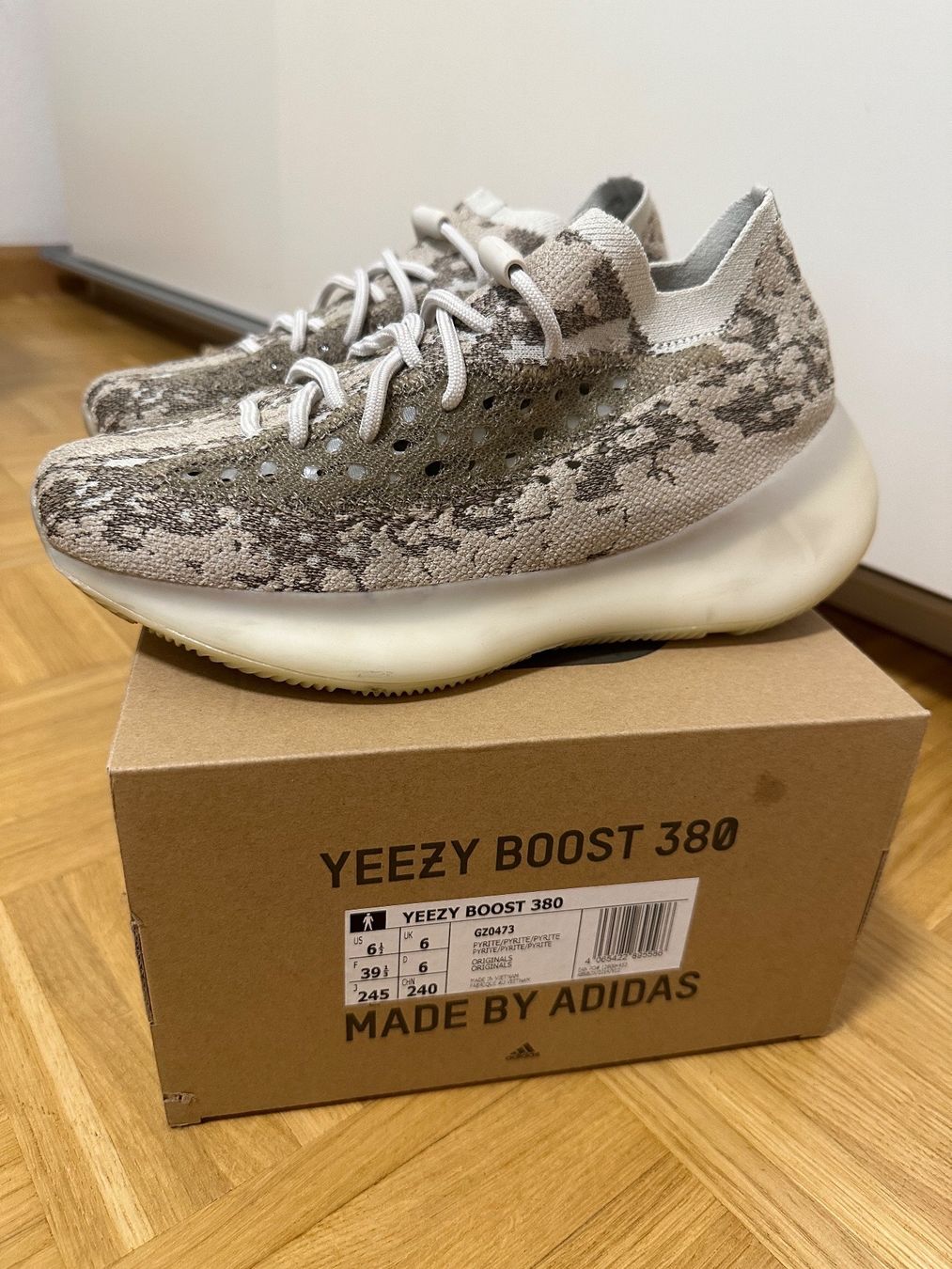 Adidas Scarpe da uomo: Adidas YEEZY Boost 380 "Pyrite" sneakers – Usato da Basel venduto da iulia_haul 1