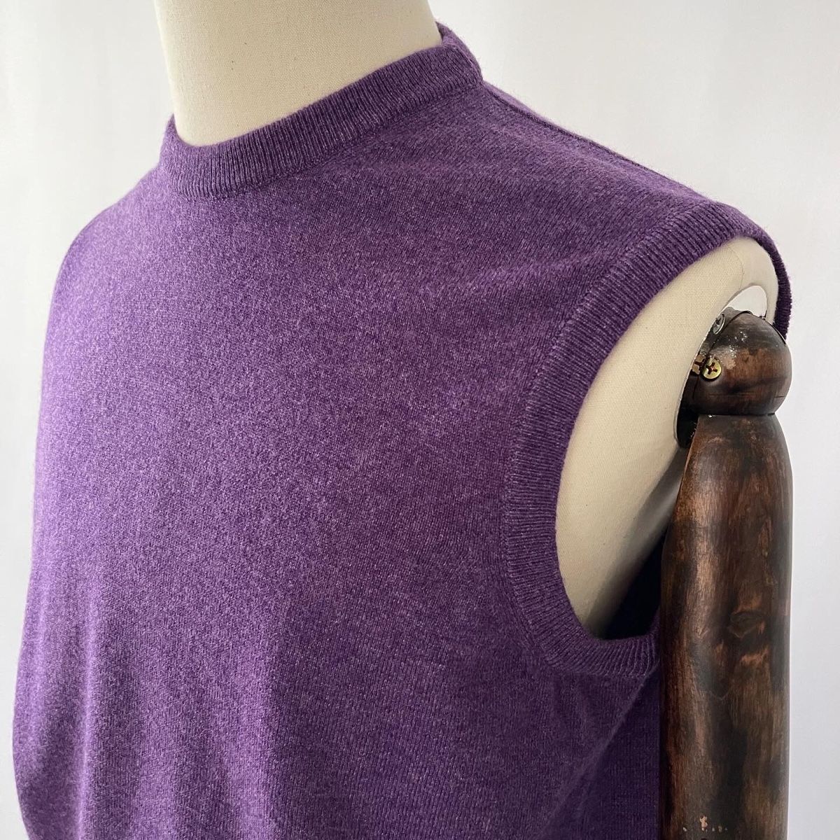 Gilet & Giacche: FEDELI FOR FERU Cashmere Vest new – Nuovo e nell'imballaggio originale da Freienbach venduto da Avviivva_Shop 1