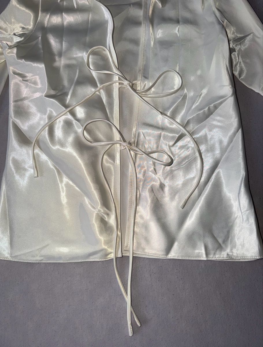 Blusen: Satin Wickelbluse Weiss – Neu (gemäss Beschreibung) aus Oftringen von soraia.i 3
