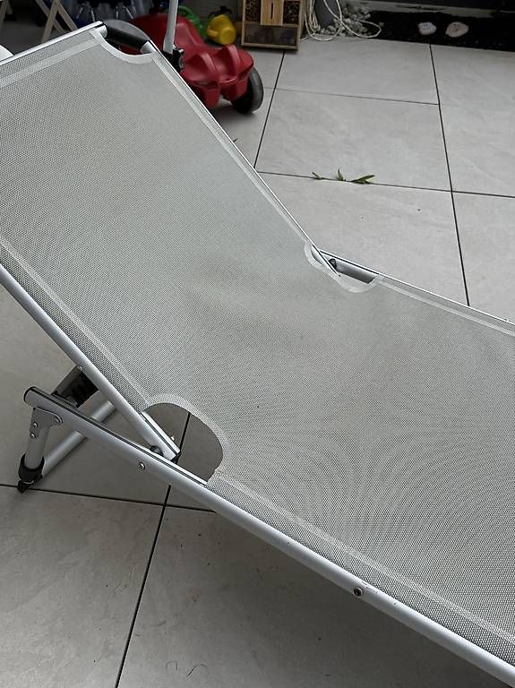 Chaises longues: Gartenliege mit Sonnendach – D'occasion à Abtwil SG par abtwilsg 2