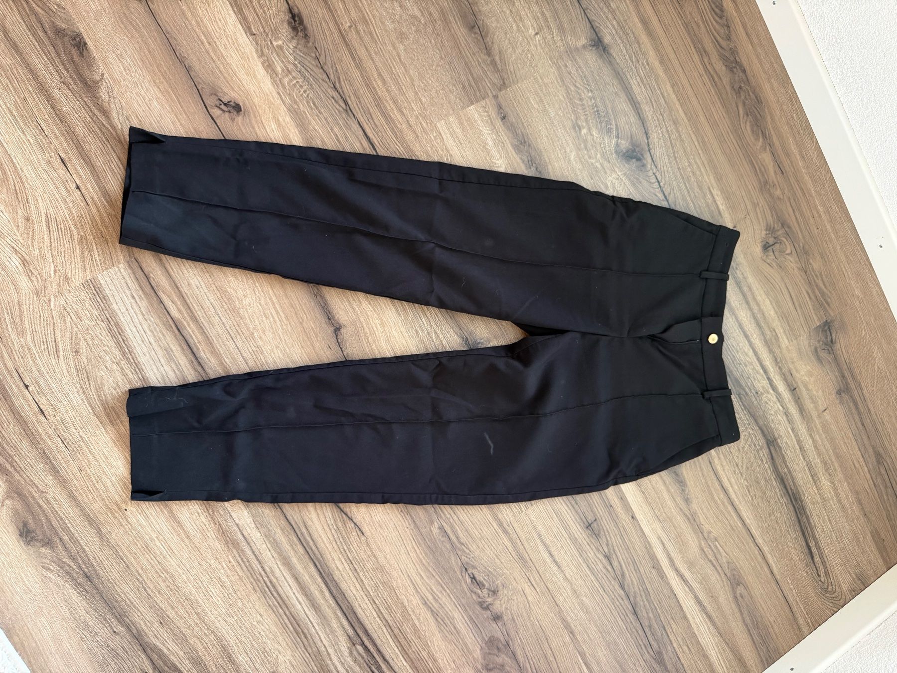 H&M Pantalons: Stoffhosen – D'occasion à Kallnach par Regenbogen44