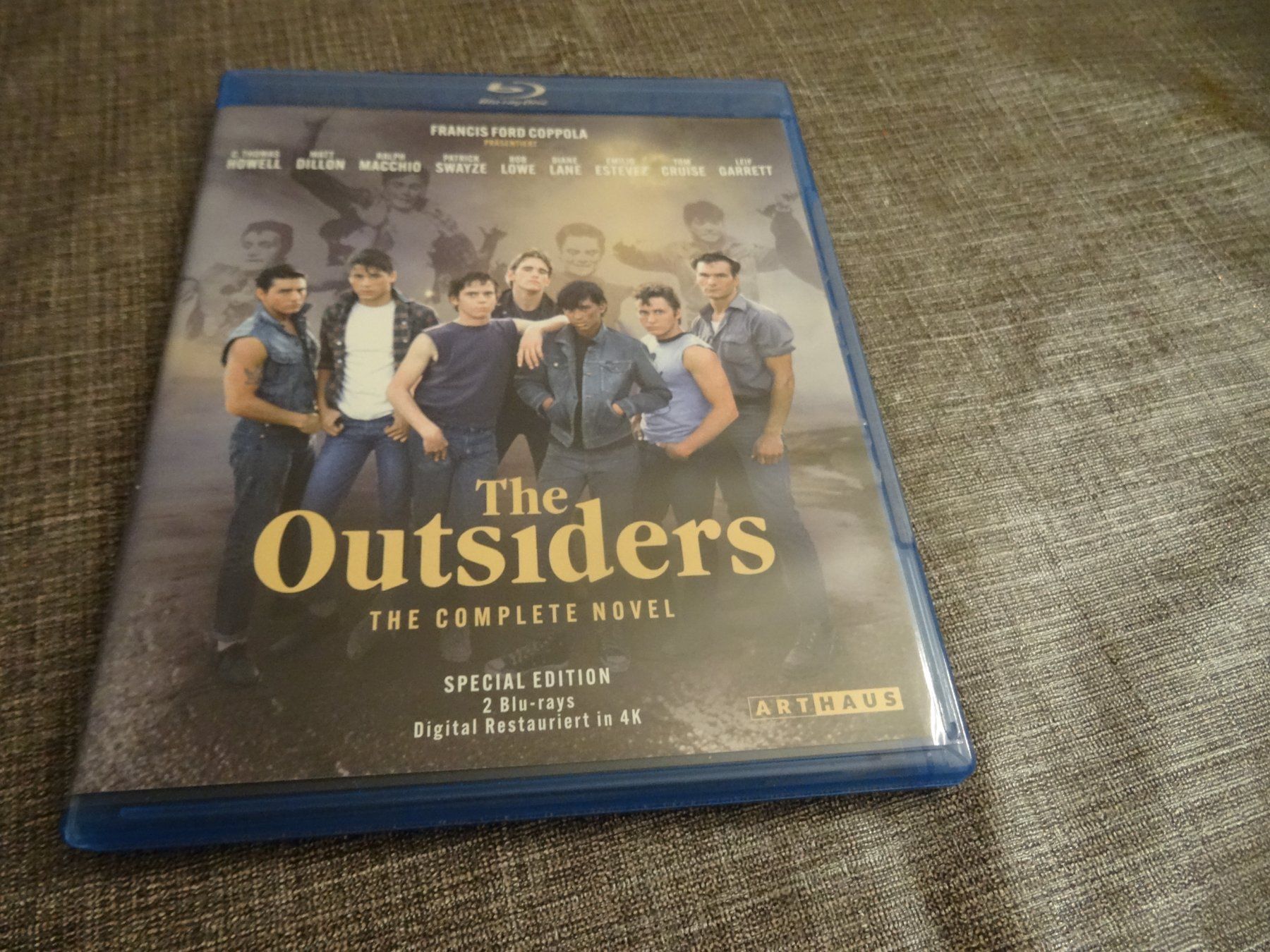 Tutti i DVDs: Blu-ray The Outsiders The Complete Novel 2 Discs – Usato da Olten venduto da Disc-Verkauf
