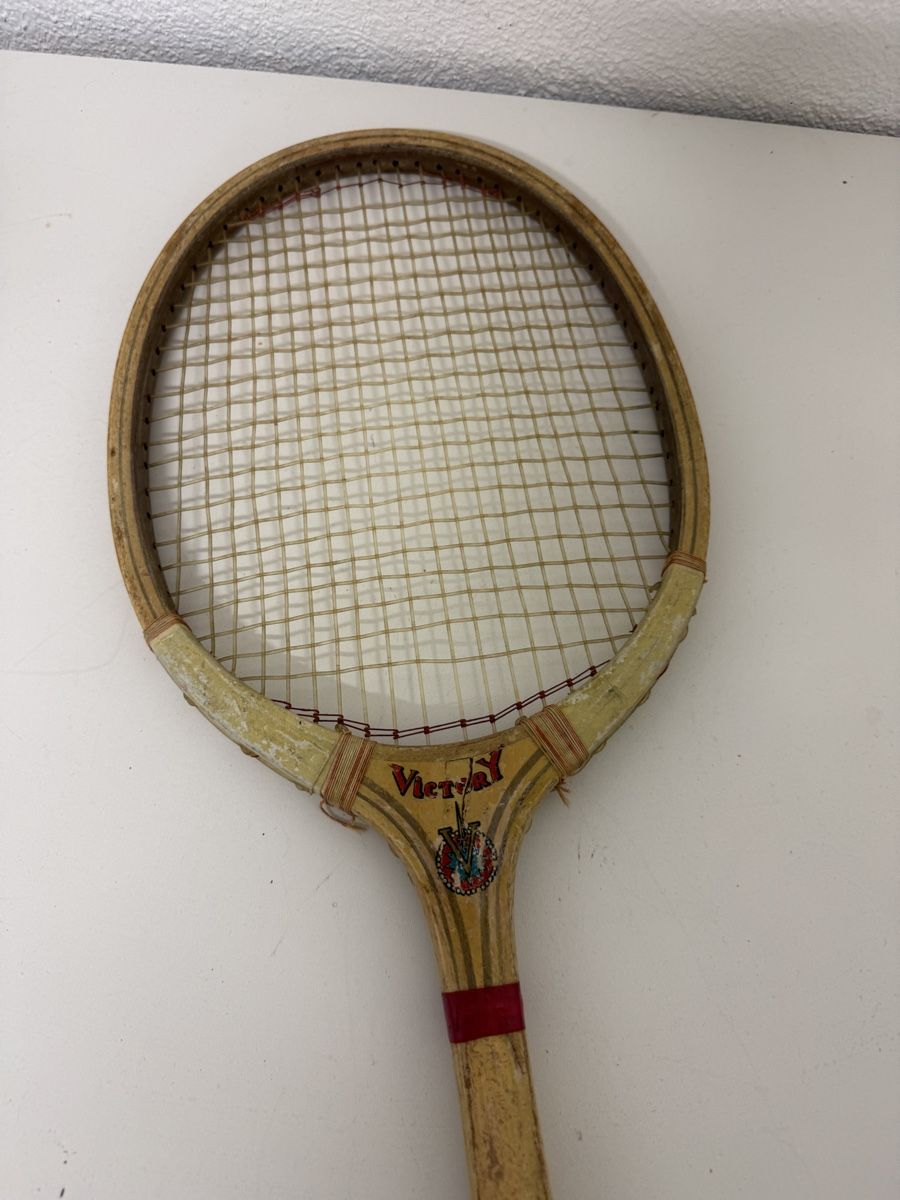 Racchette: Ancienne raquette en bois Victory – Usato da Fully venduto da jen_x665 1