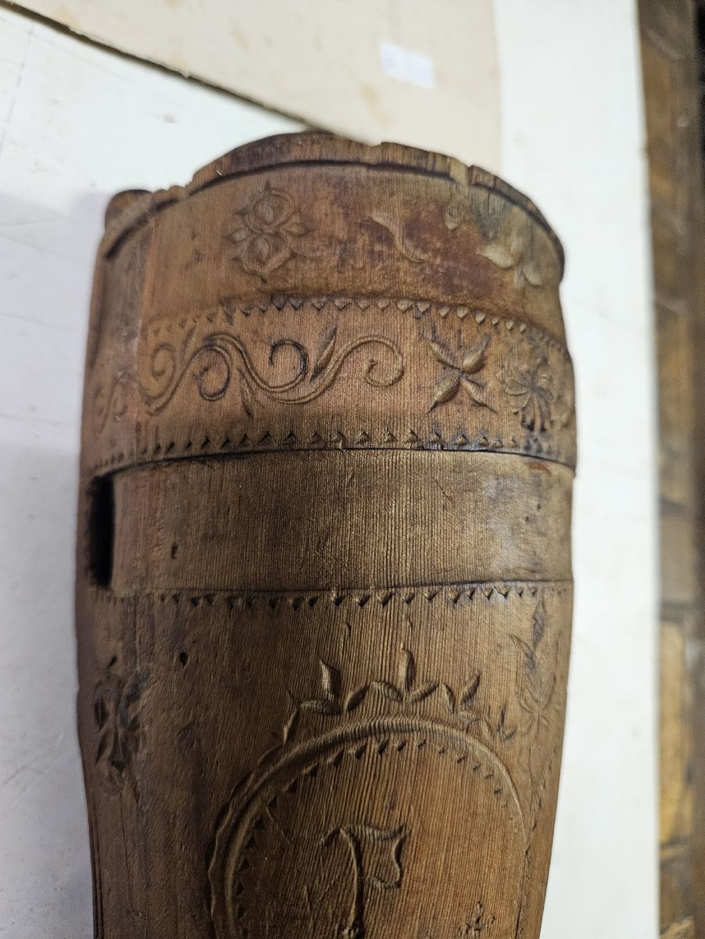 Cloches & sonnailles: glocke wetzsteingefäss  graubünden antik – D'occasion à Schwellbrunn par Omega-alpha 2