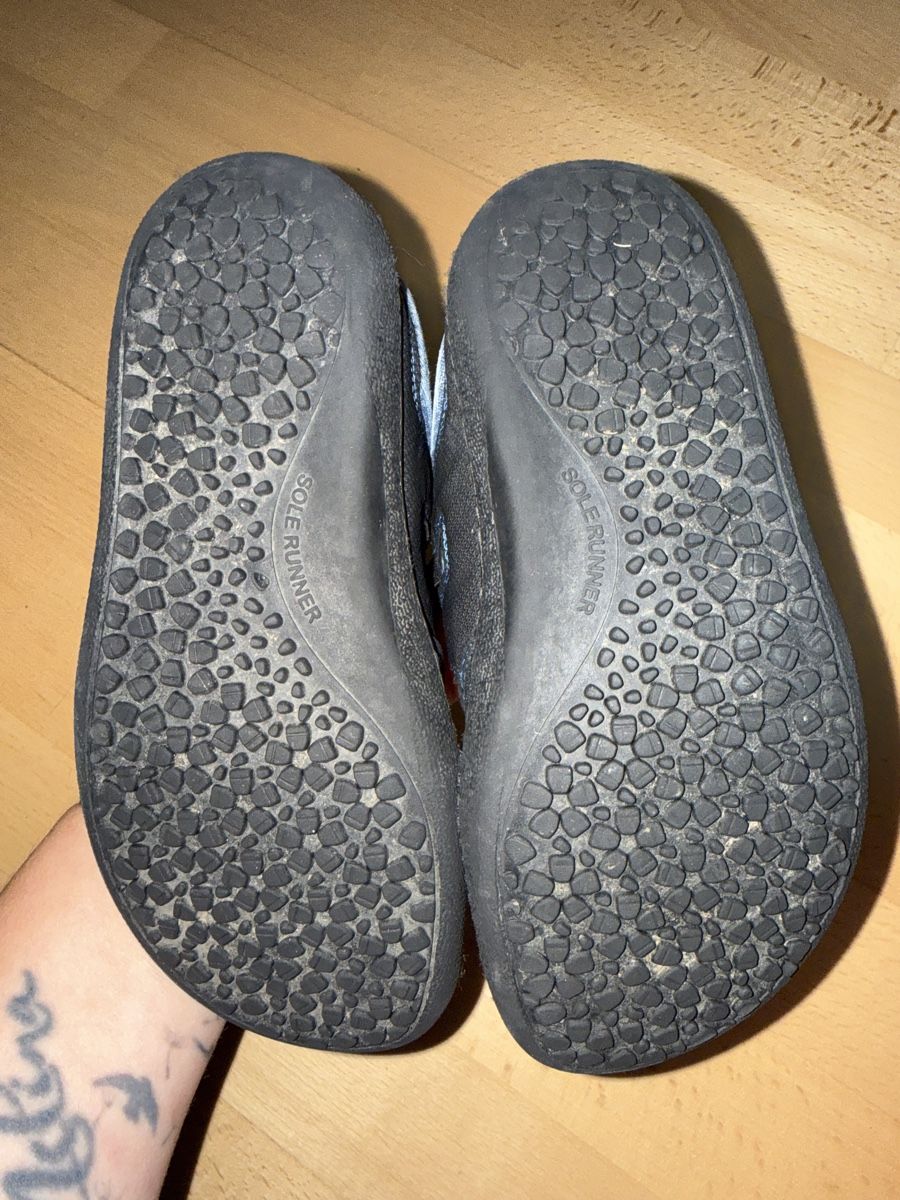 Scarpe per ragazzi: Solerunner Kinderbarfussschuhe Canvas Gr.31 – Usato da Winkel venduto da _OachKatzerl_ 1