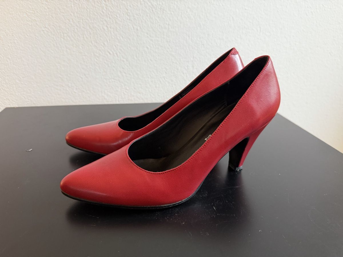Damenschuhe: Varese Leder Pump rot Grösse 38 – Gebraucht aus Schwarzenegg von sbuergy 2