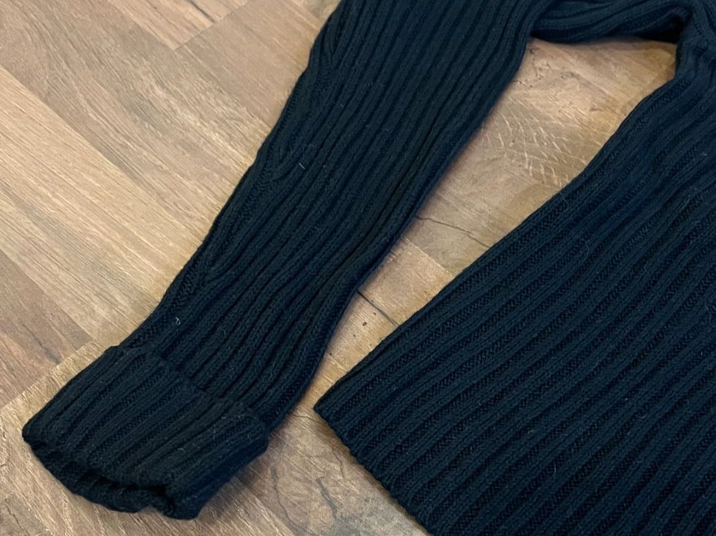 Pull&Bear Pullover & Sweatshirts: Schwarzer Pull&Bear Damenpullover Gr. S Rippstrick elegant – Gebraucht aus Hondrich von Greppen37 2