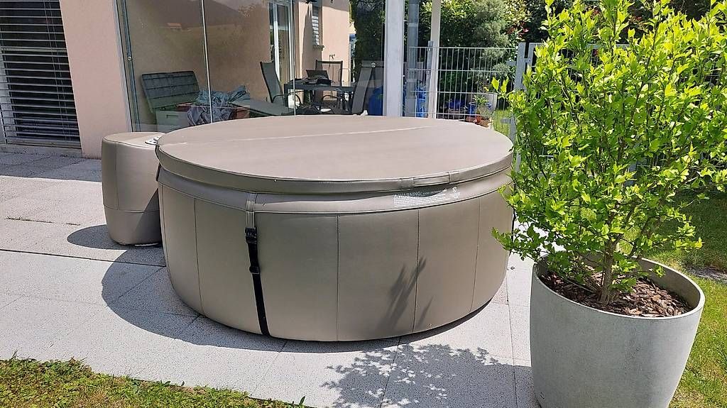 Softub Whirlpool: Softub Poseidon/Portico 6 Monate jung – Usato da Schongau venduto da Immocar 2