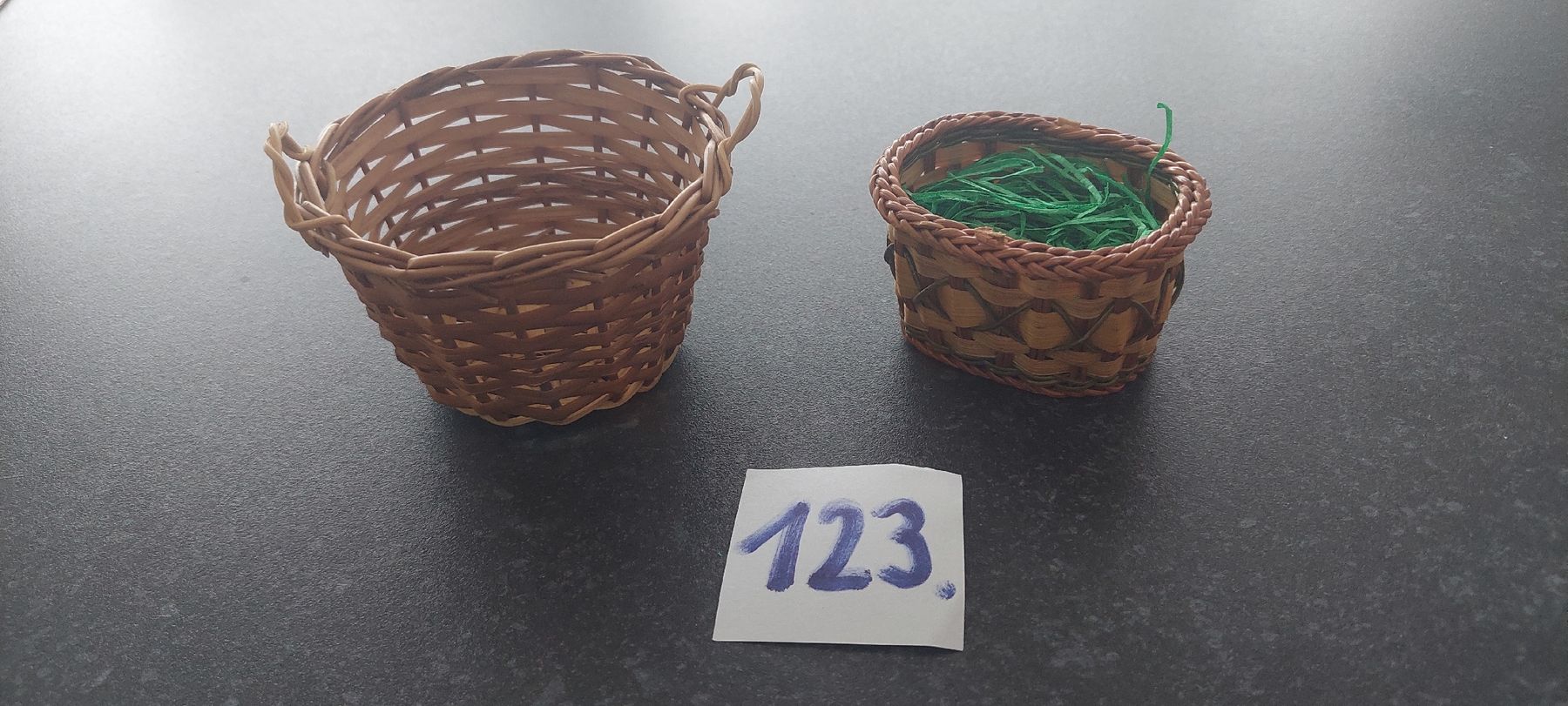Jouets: 2 Puppendeko Körbchen – D'occasion à Muri AG par nindo1 7