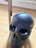 Totenkopfskulptur