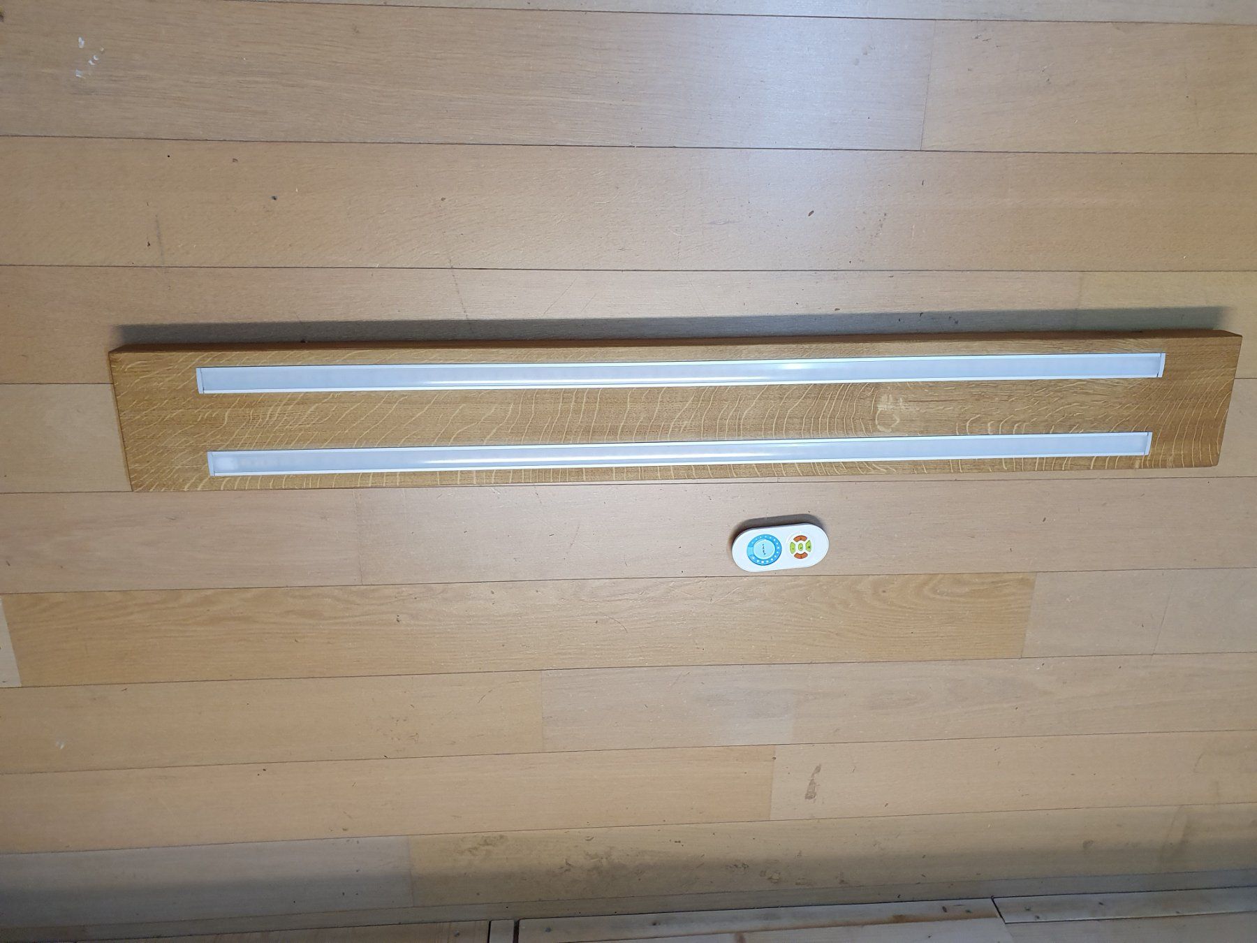Lampadari & plafoniere: selbstgemachte LED Lampe aus Eiche mit Fernbedienung – Usato da Weiach venduto da Berserker1988