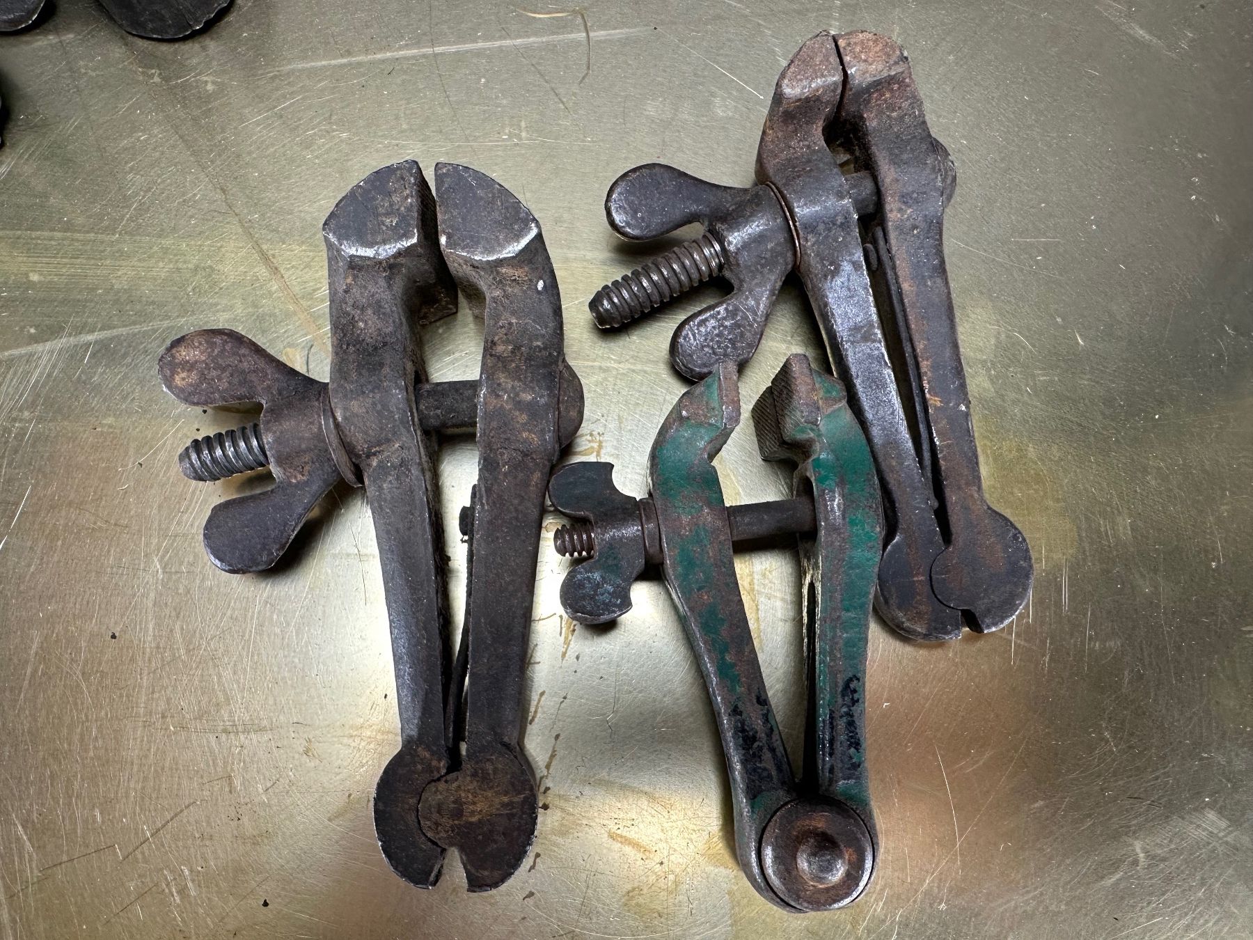 Tutti gli attrezzi: 5x Feilkolben, Handschraubstock, Brauchbar oder als Deko – Usato da Laufenburg venduto da Sirluger 2