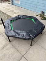 Trampolin wenig benutzt mit Handgriff