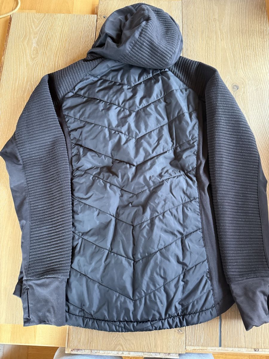 H&M Giacche: Steppjacke Schwangerschaft M – Usato da Pragg-Jenaz venduto da gobrist 1