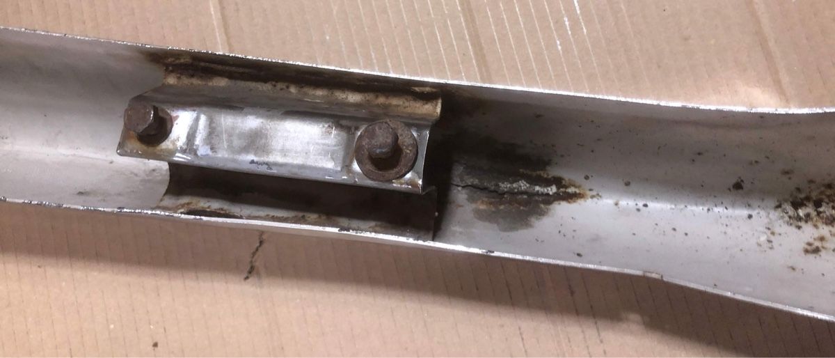 BMW Tutti pezzi di ricambio auto: Stossstange hinten BMW 2000 CS – Usato da Suhr venduto da bertone64 4