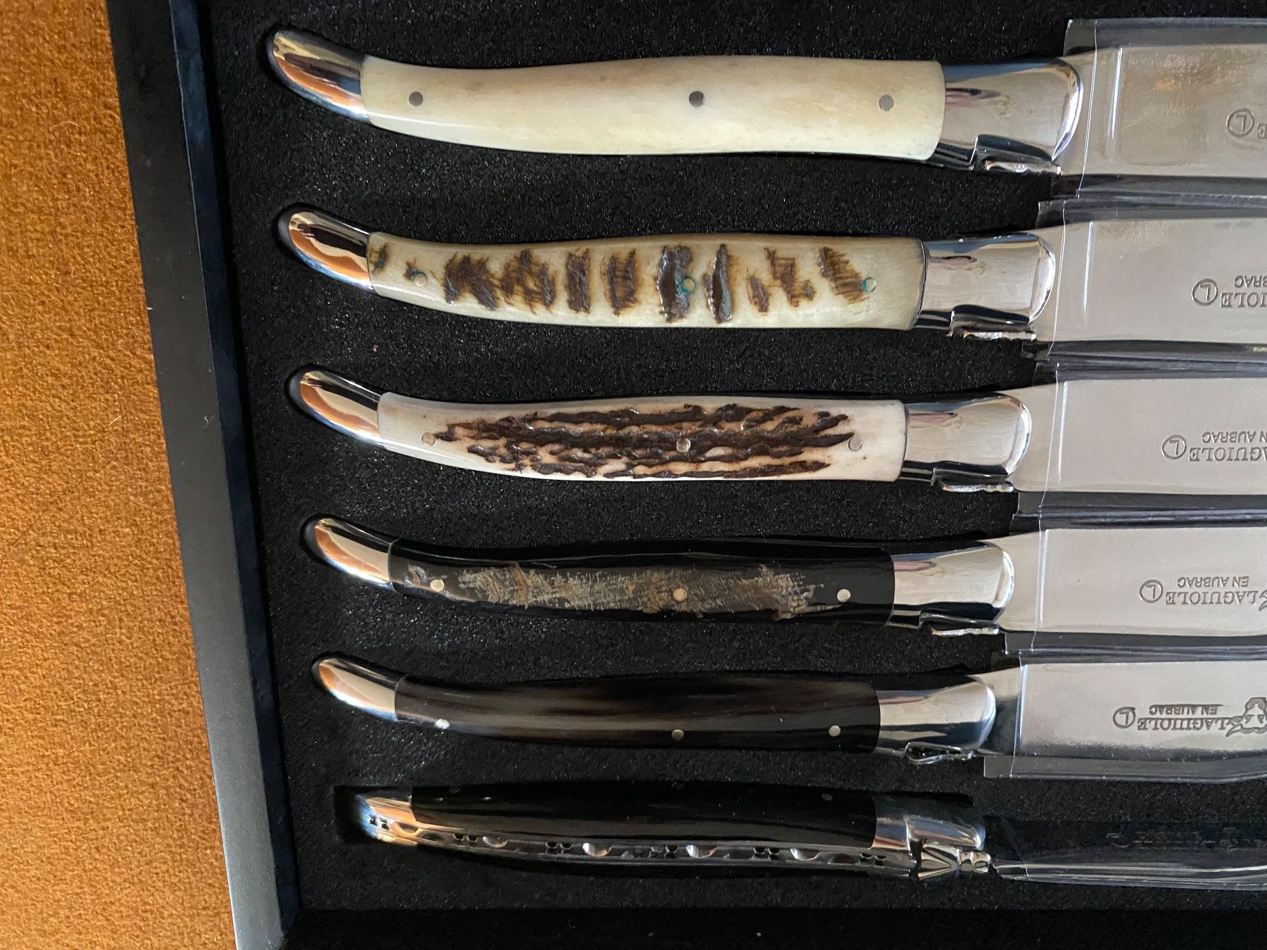 Coltelli: Laguiole en Aubrac Messer-Set Mixed Horns – Nuovo e nell'imballaggio originale da Arlesheim venduto da Roemel1 1