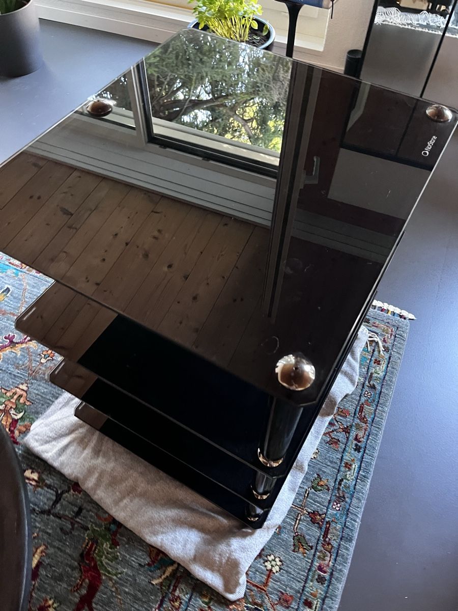 Regale: Glas Regal – Gebraucht aus Küssnacht am Rigi von lus_g9xw 1