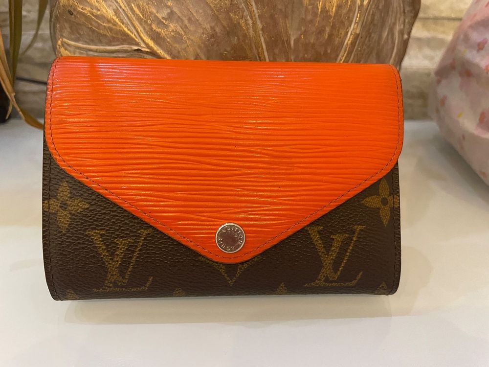 Louis Vuitton Portefeuille Marie Lou compact Tri fold wallet