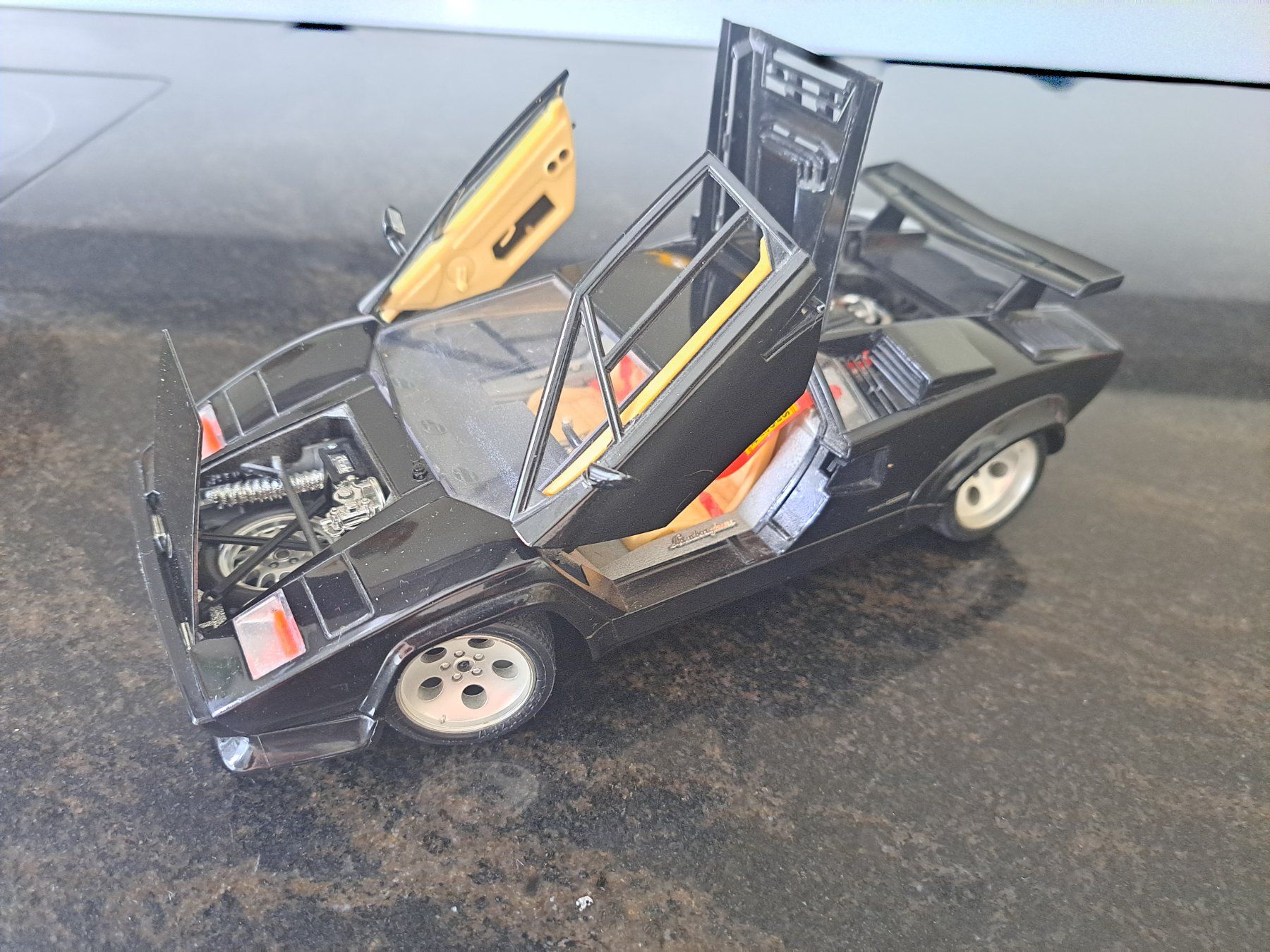 Bburago Modellini d'auto: Lamborghini Countach 1/18 – Usato da Schüpfen venduto da Sonata85 1