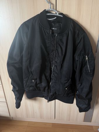 Bomber noir taille S bon état
