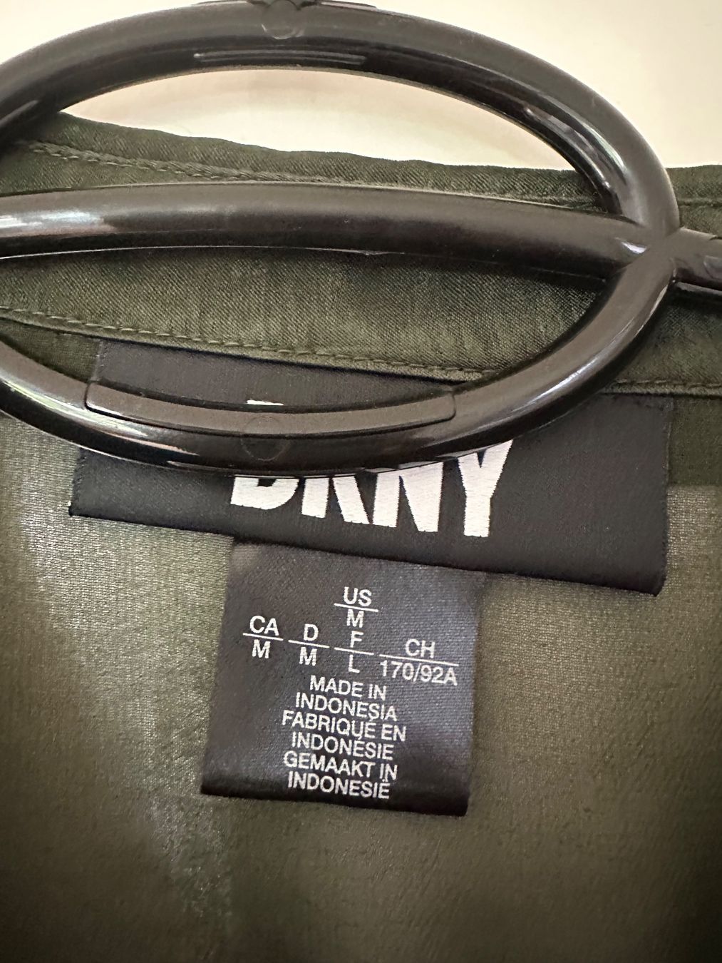 DKNY T-shirt: DKNY Top NEU – Nuovo (secondo la descrizione) da Zürich venduto da ong8 2