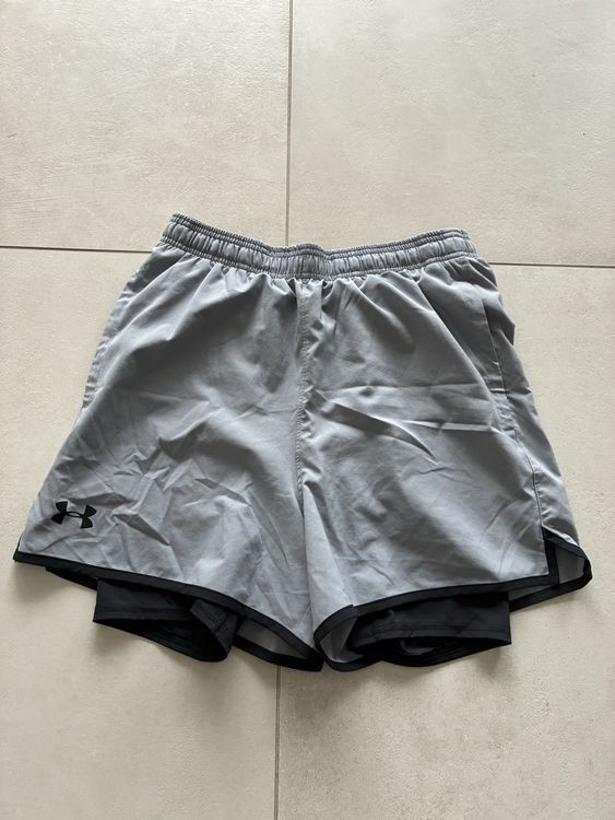 Short Under Armour gris/noir Taille M Eté comme neuf (Neuf (Voir