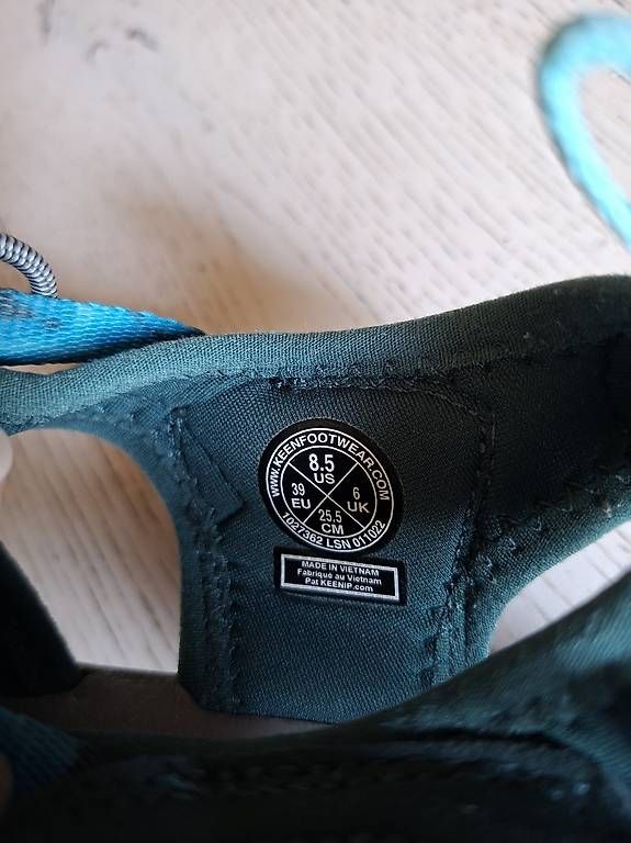 Chaussures femmes: Trekkingsandale Gr. 39 KEEN neuwertig – D'occasion à Uetendorf par Ladouce 4