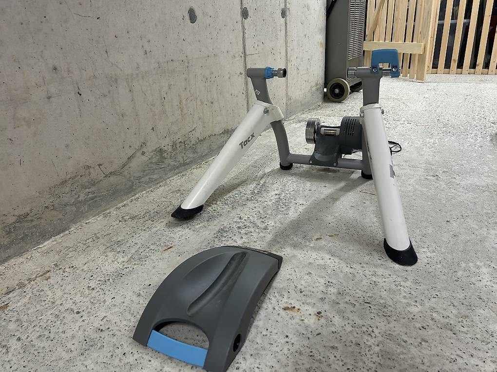 Vélos d'appartement: Tacx Flow Smart T2240 Smart Trainer – D'occasion à Zürich par luk_p52v 1