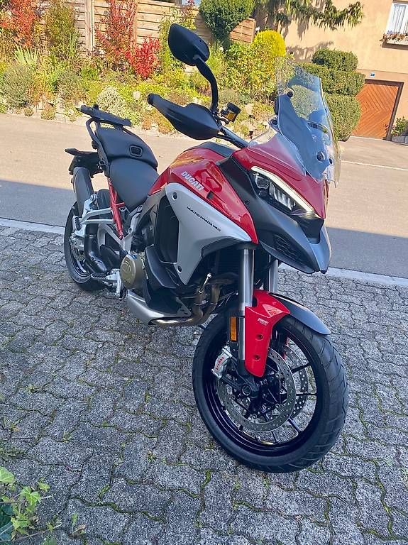 Touring: Ducati Multistrada V4S Travel & Radar Red – Usato da Niederhasli venduto da Earlsaegi 4
