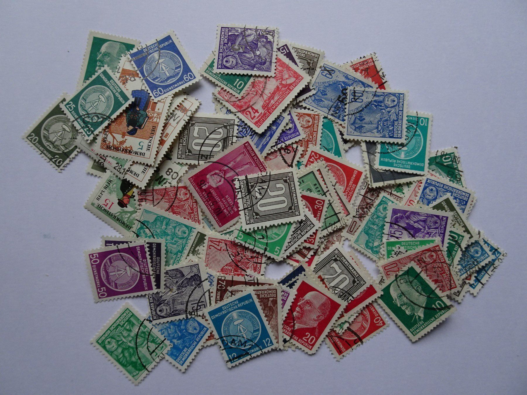 Tutti i francobolli: Div. DDR – Usato da Aadorf venduto da Chnorli-Furz