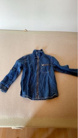 Jeansjacke mit Reissverschluss Grösse M guter Zustand