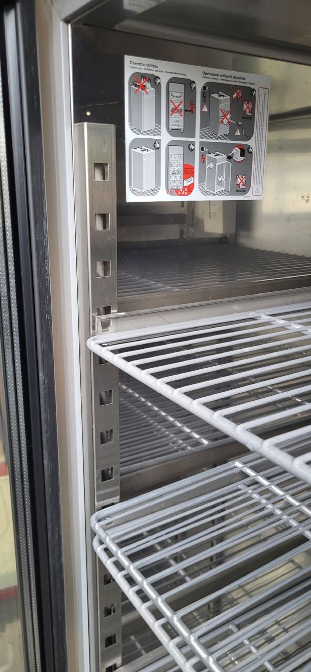 Congélateurs: Gefrierschrank mit Glastüre – D'occasion à Seewen SZ par babogi 4