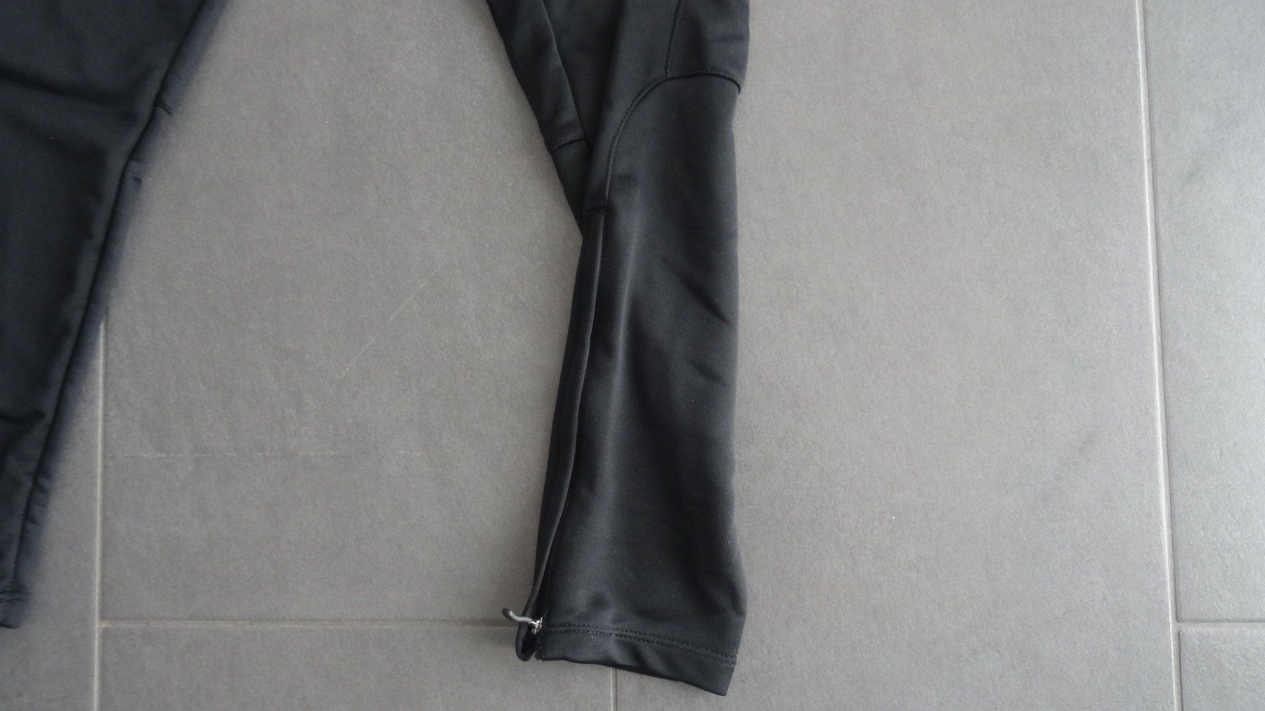 Jako Pantaloni: JAKO Training Allround, Jogginghose, schwarz, Gr. M – Usato da Beinwil am See venduto da den_p9db 2