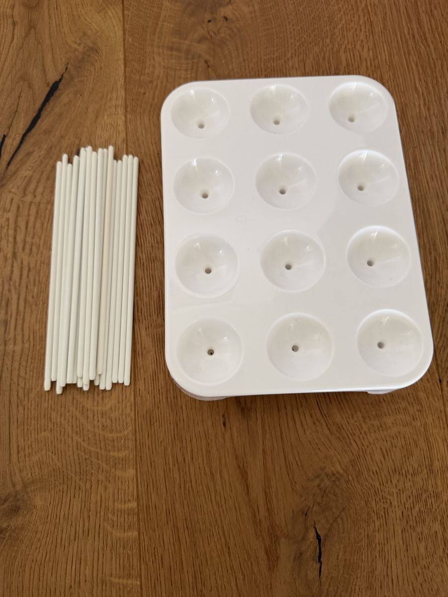 Tchibo Elettrodomestici da cucina: Tchibo Cake Pop Maker mit 50 Stielen neuwertig – Usato da Hedingen venduto da cytogen 3