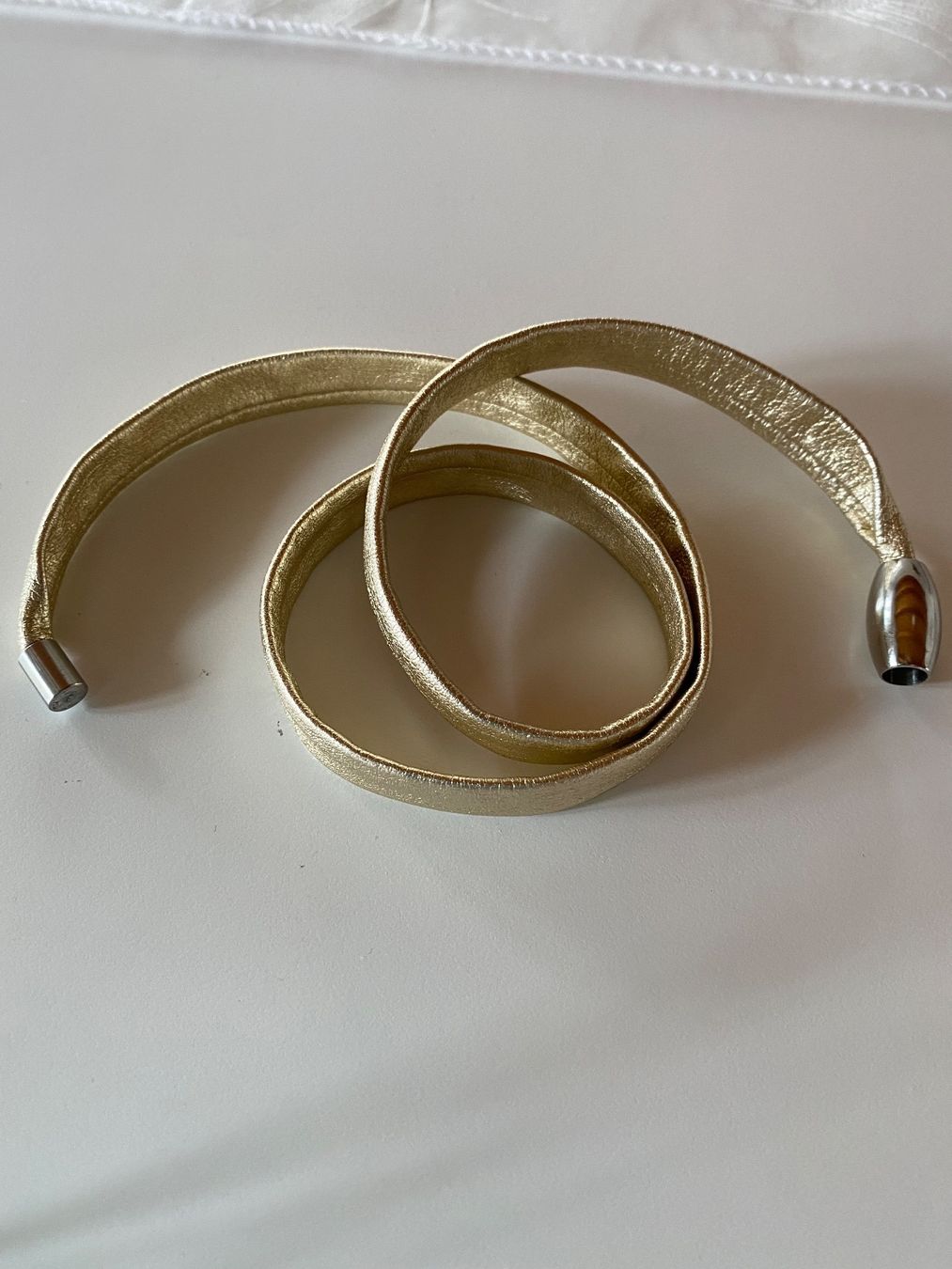 Bracciali & Braccialetti: Armband goldfarben neu – Nuovo (secondo la descrizione) da Brugg AG venduto da Honeybee6 2