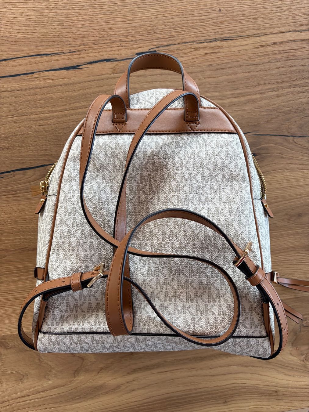 Michael Kors Zaini: Michael Kors Rhea Zip Rucksack in Beige – Nuovo (secondo la descrizione) da Islisberg venduto da Iapetus 1