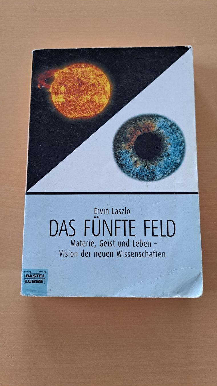 Libri: Buch "Das Fünfte Feld" von Ervin Laszlo  – Usato da Niedergampel venduto da Picas2ndHand