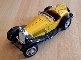 Bburago Alfa Romeo 8C 2300 Roadster