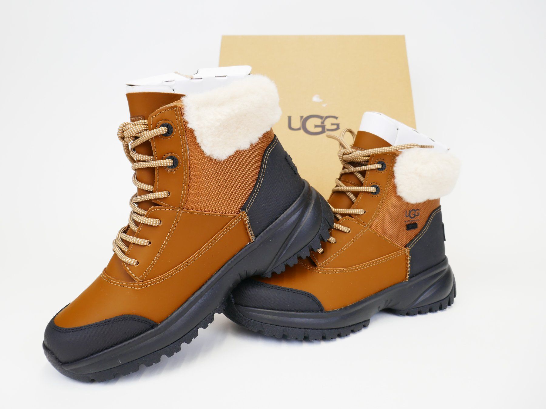 Ugg Scarpe da donna: UGG Yose Fluff – Nuovo (secondo la descrizione) da Urtenen-Schönbühl venduto da Restwert_Schoenbuehl