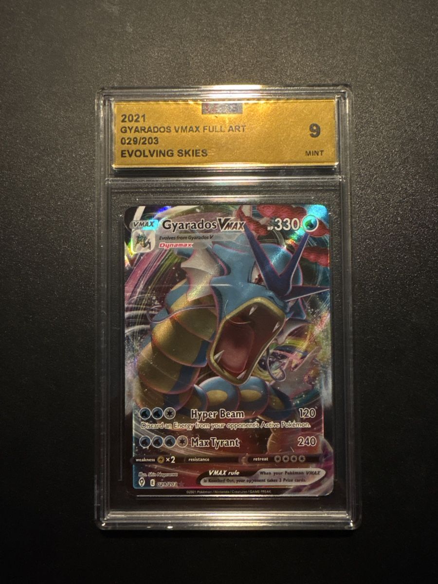 Pokémon Carte collezionabili: Gyarados VMAX Full Art - UCG 9 – Nuovo e nell'imballaggio originale da Worb venduto da Theubet02
