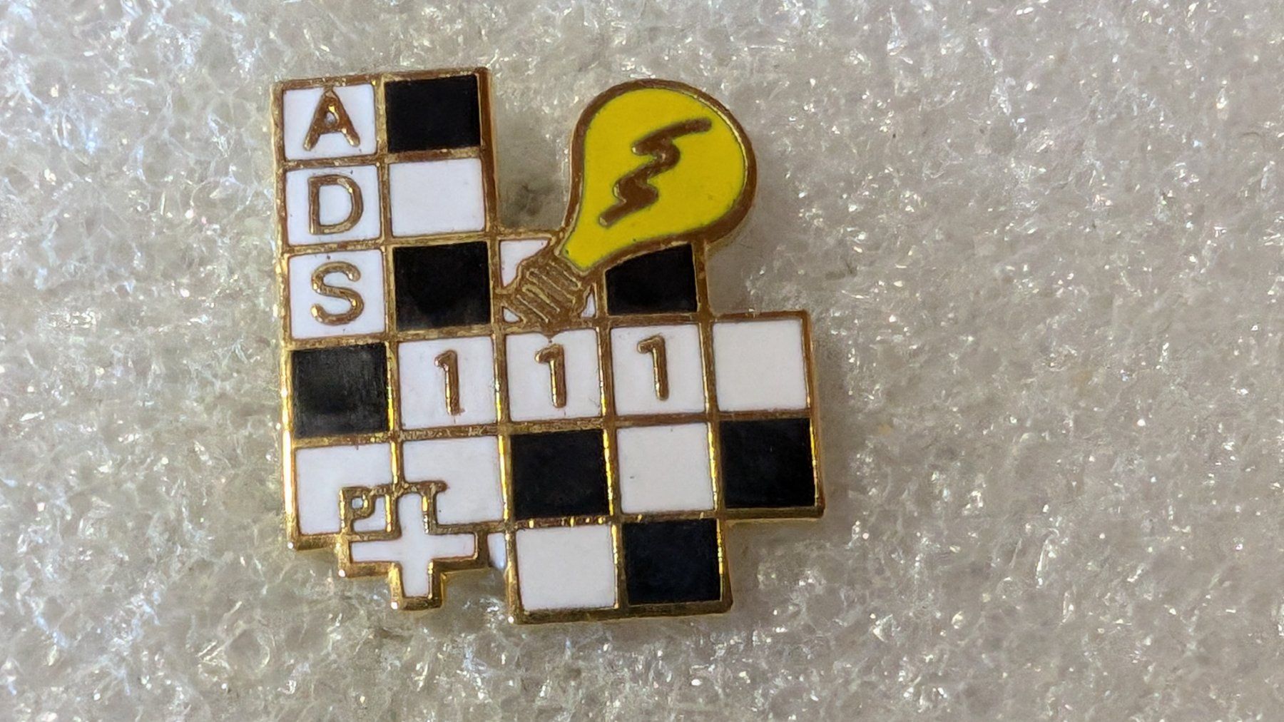 Placchette & Badge: Ansteckpin 212: PTT ADS 111 – Usato da Oppligen venduto da Pin-Fall-Shop