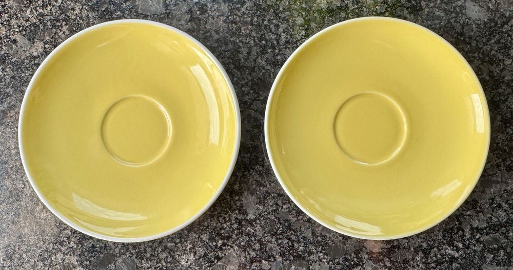 Rössler Teller: 2 Rössler Teller Gelb -  Unterteller 15.5 cm – Gebraucht aus Rothrist von Luckywinner