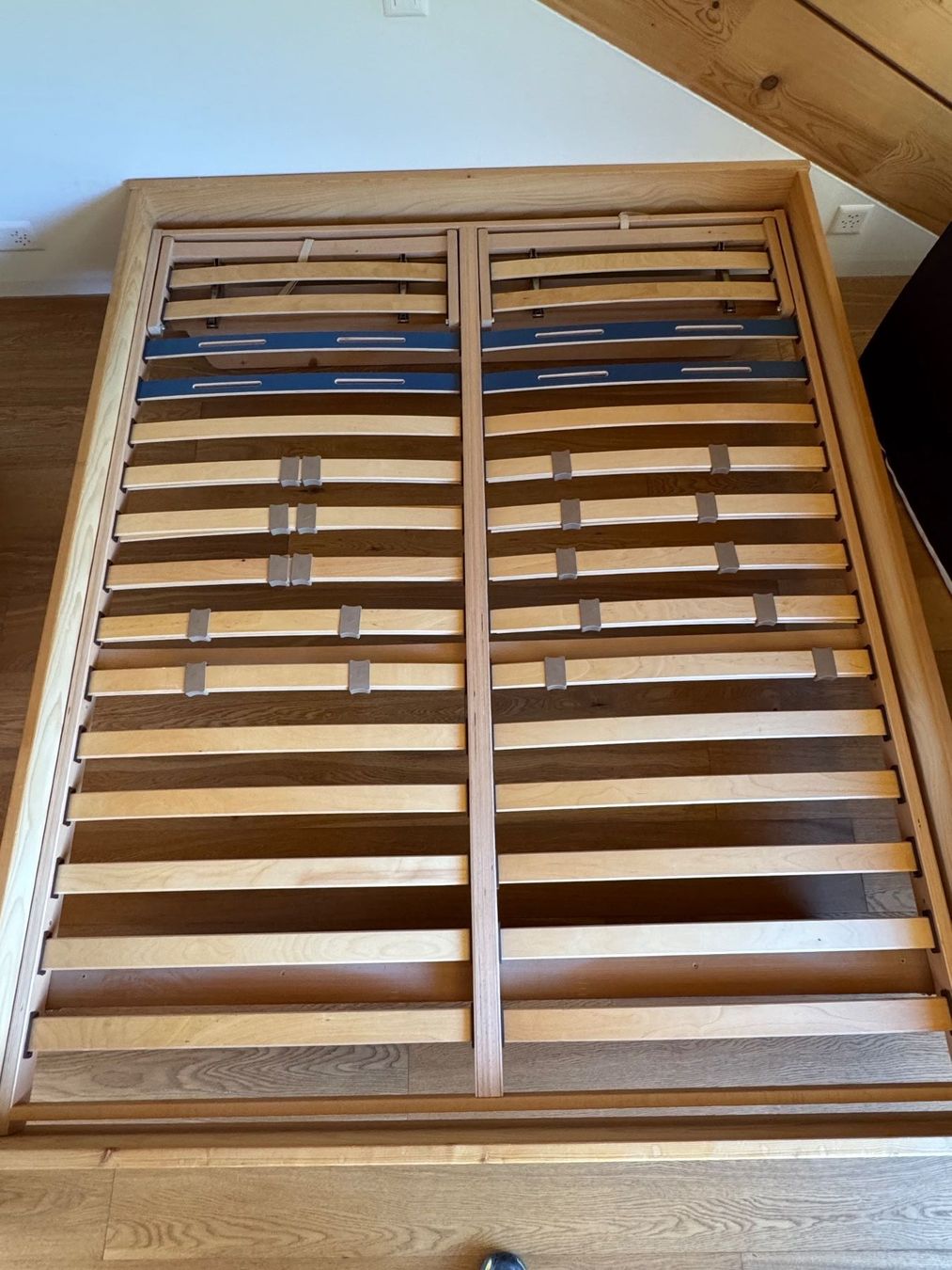 Betten: Doppelbett mit Matratze 160cm x 200cm – Gebraucht aus Celerina/Schlarigna von 2406ca 5