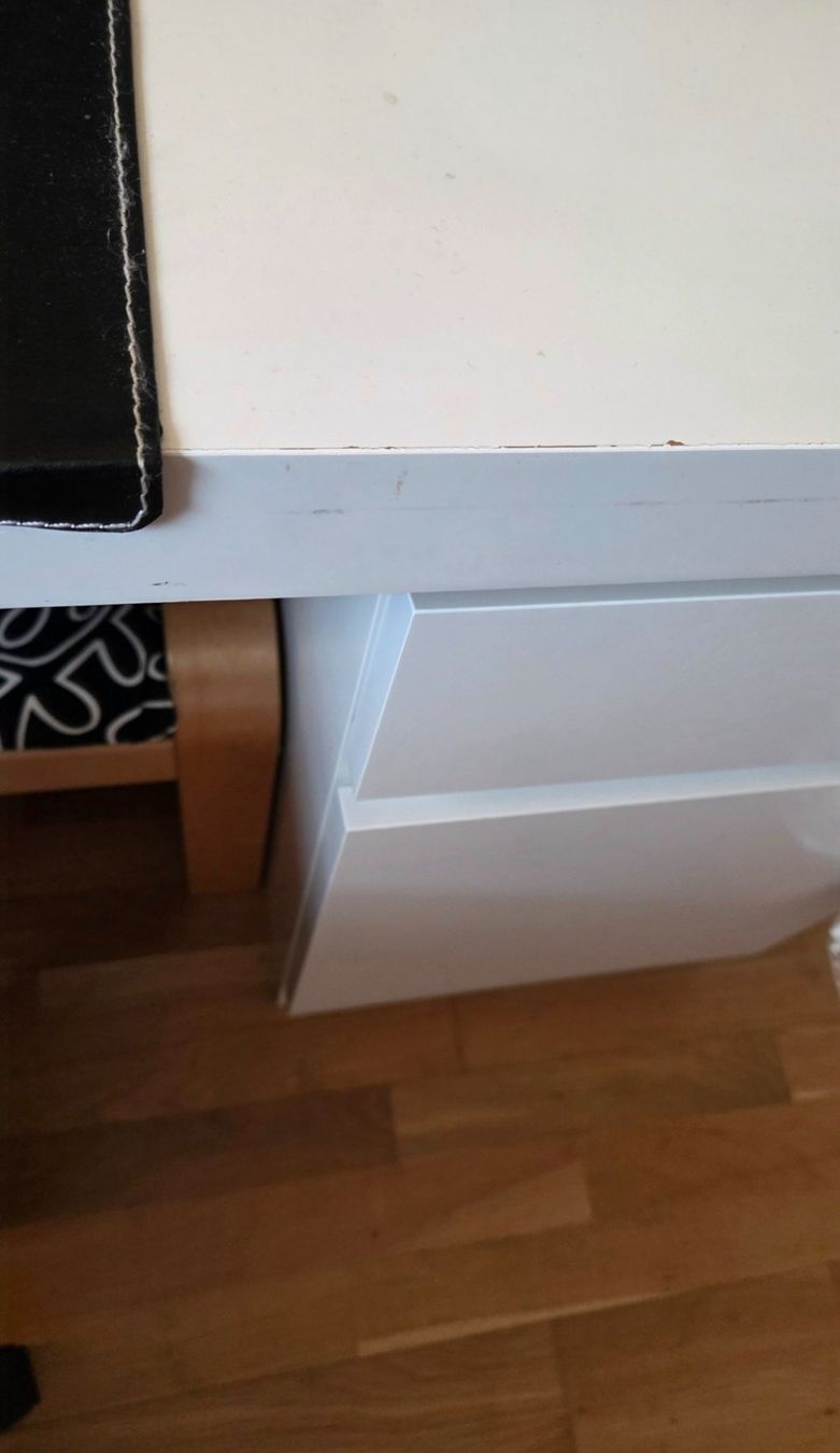 Ikea Schreibtische: Ikea Malm desk with protective board – Gebraucht aus Glattbrugg von non_tdp9 1