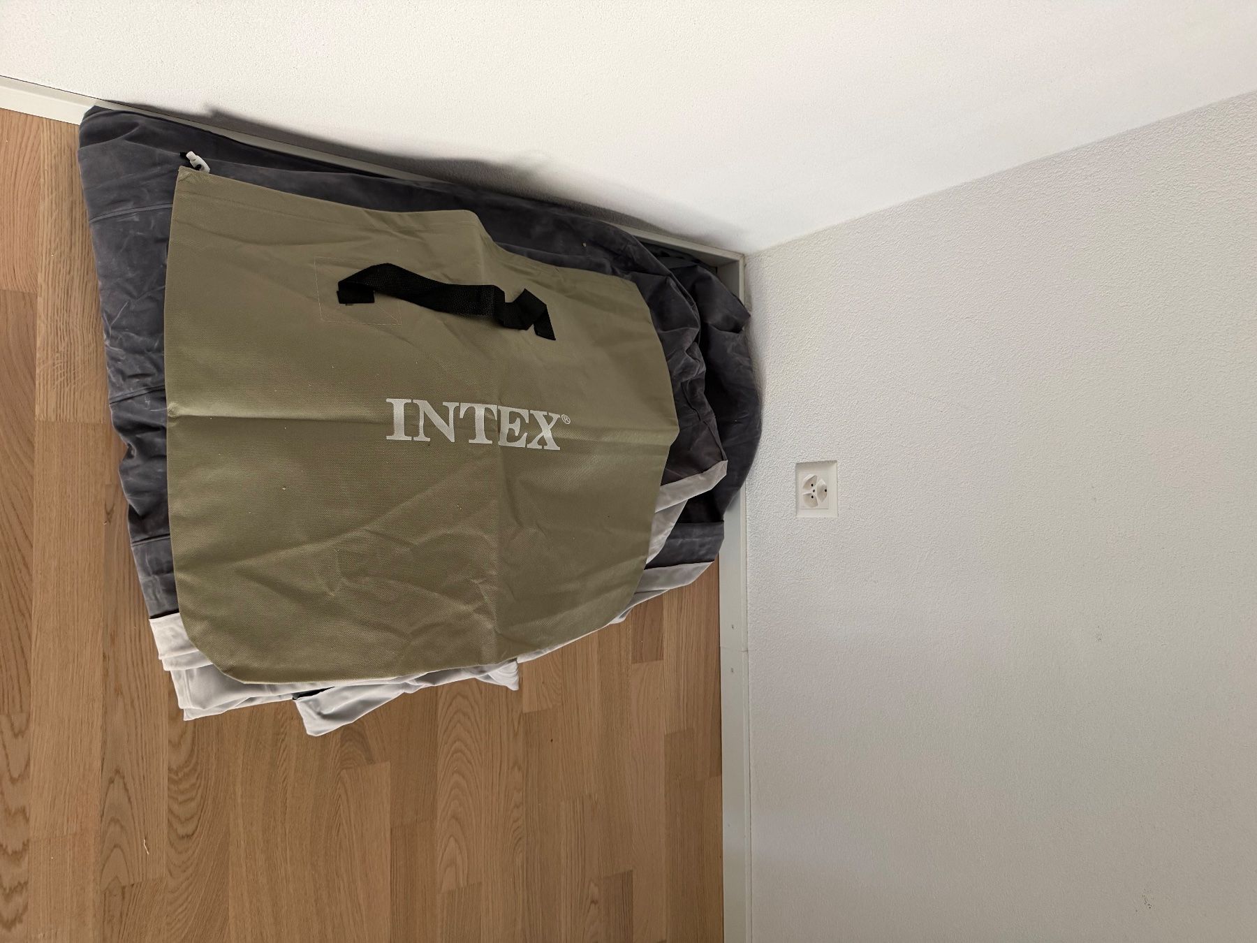 Materassi: Matelas Intex neuf – Nuovo (secondo la descrizione) da Lausanne venduto da Franiialessio 1