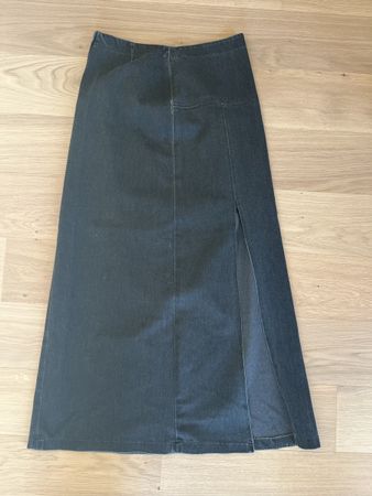 Maxirock aus Denim in Grau mit Schlitz guter Zustand