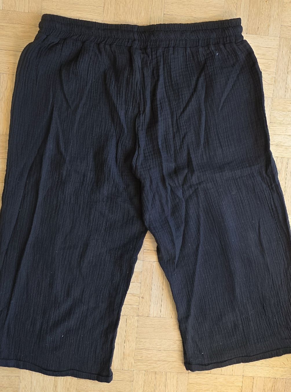 Hosen: Pantalon /short noir XL fluide été – Gebraucht aus Yverdon-les-Bains von van_dq65 5
