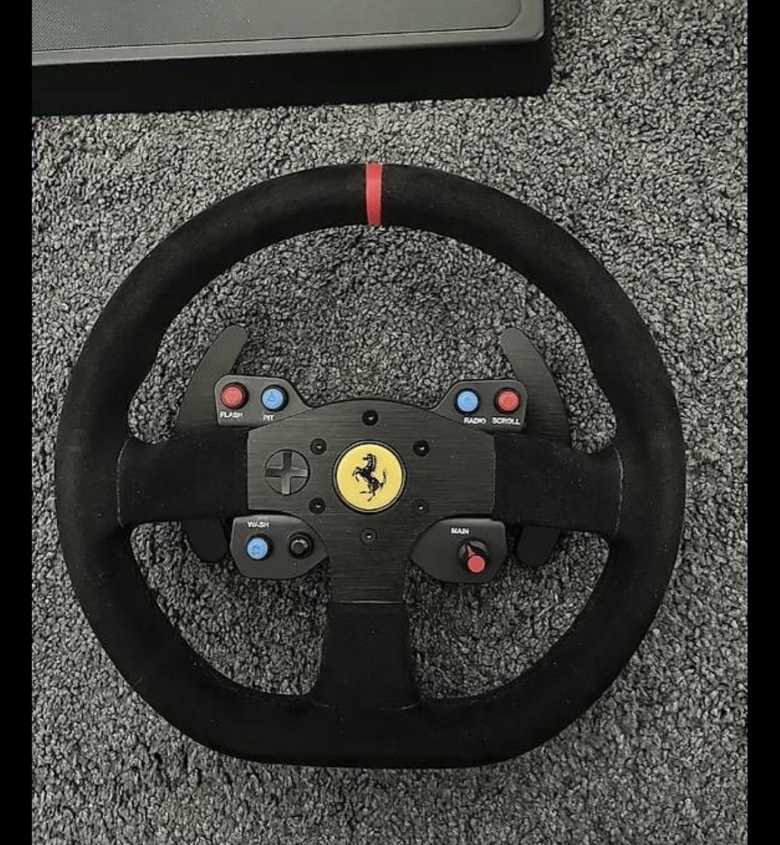 Thrustmaster Manettes: Thrustmaster T300 Ferrari Integral Racing Wheel Alcantara – D'occasion à St. Margrethen SG par Yamaha139 2
