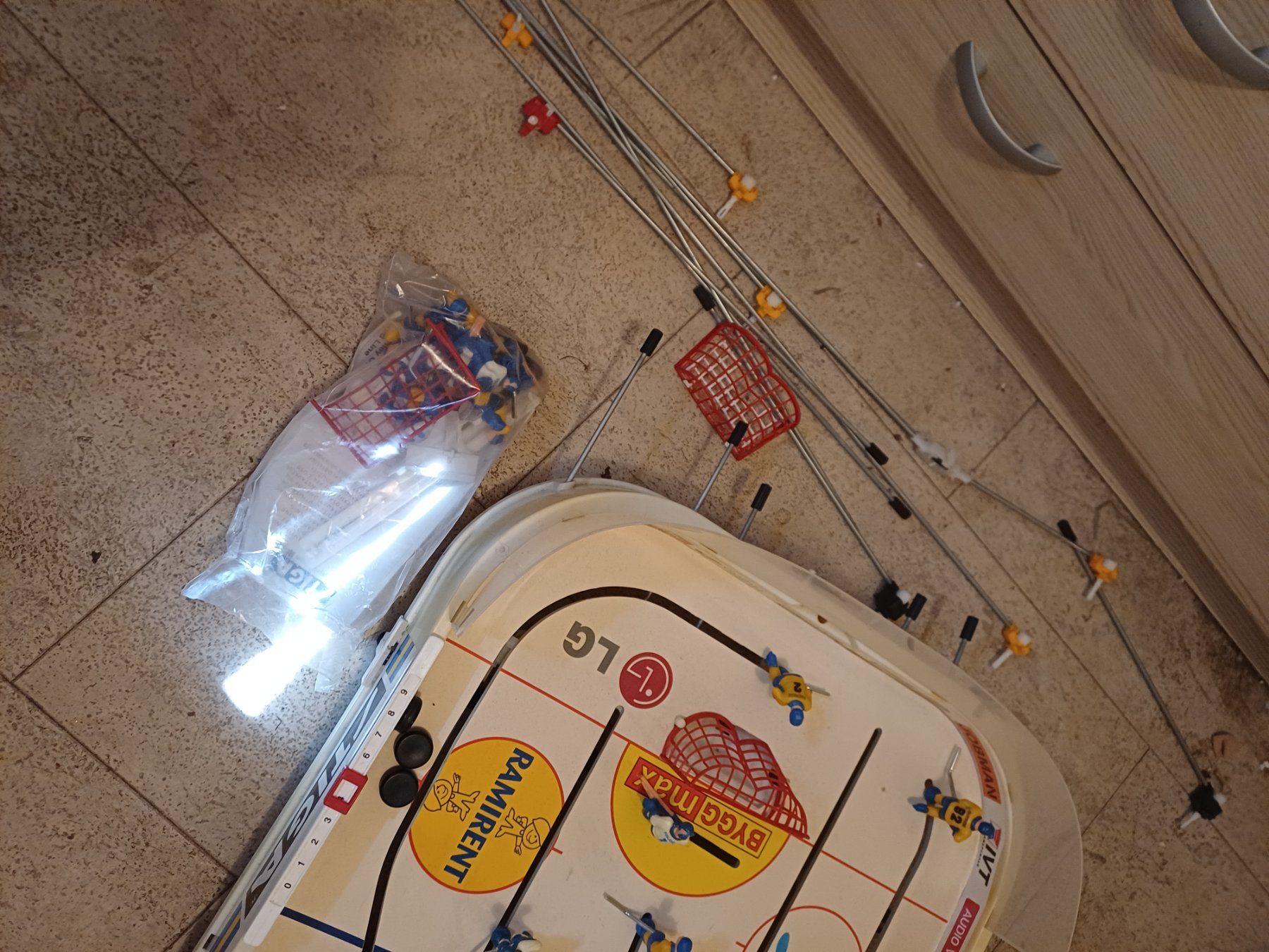 Stiga Spiele: Eishockey Tisch – Gebraucht aus Fällanden von Dverkaufen 1