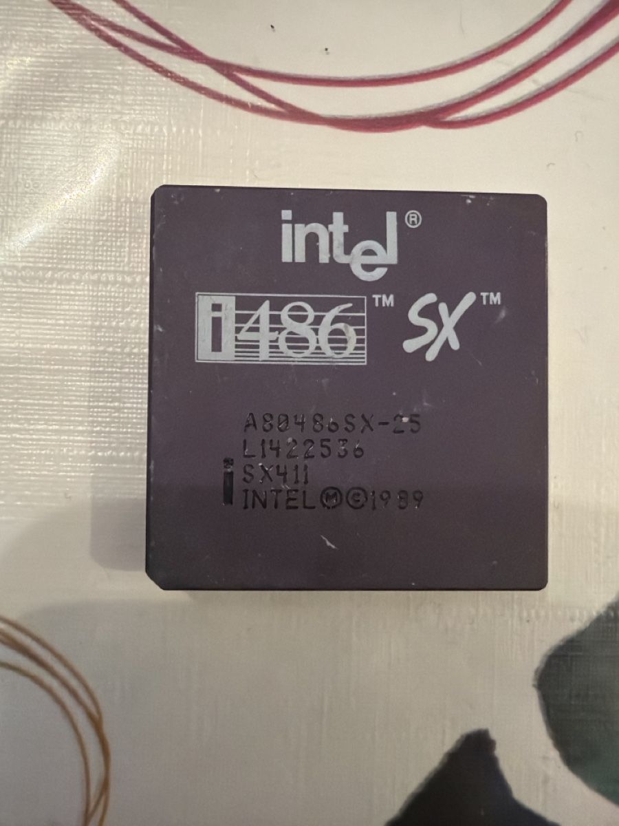 Intel Composants électroniques: Intel 486 SX – Défectueux à Martigny par capri2800